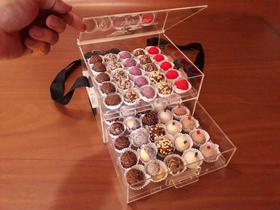 Caixa Expositor acrilico para 50 brigadeiros Nº4 com gaveta e alça regulavel