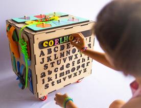 Caixa Lúdica Alfanumérica - Oficina Criativa Caixa Lúdica Alfanumérica - Oficina Criativa