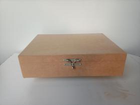 Caixa mdf 31x23x08 com fecho e dobradiça Caixa mdf 31x23x08 com fecho e dobradiça