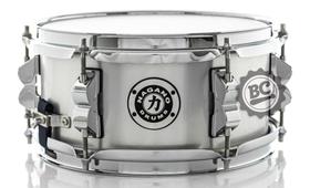 Caixa Nagano Extreme Beat Aluminum 10x5 Casco em Alumínio Fosco e Canoas Inteiriças Caixa Nagano Extreme Beat Aluminum 10x5 Casco em Alumínio Fosco e Canoas Inteiriças