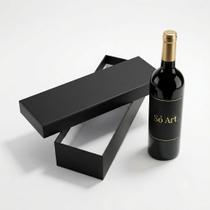 Caixa para Garrafa de Vinho ou Champagne 750ml com Fechamento Elástico Caixa para Garrafa de Vinho ou Champagne 750ml com Fechamento Elástico