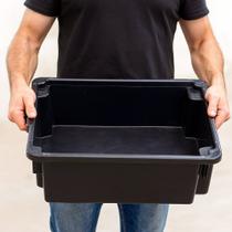 Caixa Plástica Fechada Preta 62x43x19cm em Polipropileno Empilhável Resistente para Armazenamento e Transporte Caixa Plástica Fechada Preta 62x43x19cm em Polipropileno Empilhável Resistente para Armazenamento e Transporte