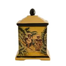 Caixa potiche em cerâmica com acabamento em laca, fundo amarelo e pintura de macacos
