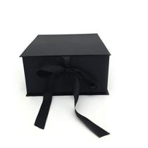 Caixa Presente 20x20x10 Livro Cartonada Fita Cetim Preto