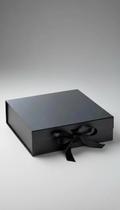 Caixa Presente Rígida Dobrável C/ Imã e Laço 20x18cm