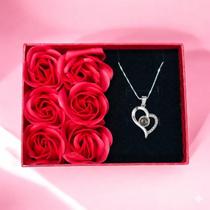 Caixa Rosas Porta Joia Colar Pingente Eu Te Amo 100 Idiomas Caixa Rosas Porta Joia Colar Pingente Eu Te Amo 100 Idiomas