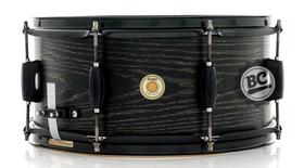 Caixa Tama Woodworks Art Grain Black Oak Wrap 14x6,5 Matte Black Hardware Caixa Tama Woodworks Art Grain Black Oak Wrap 14x6,5 Matte Black Hardware