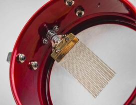 Caixa Timbalito Torelli Wire Snare Red 8x4 TCM28VM alumínio com caneca para fixação em holders Caixa Timbalito Torelli Wire Snare Red 8x4 TCM28VM alumínio com caneca para fixação em holders