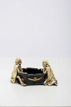 Caixão Cinzeiro com Duas Caveiras Resina Caixão Cinzeiro com Duas Caveiras Resina