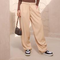 Calça Baggy Alfaiataria Com Pregas Feminina Revanche Caparra Calça Baggy Alfaiataria Com Pregas Feminina Revanche Caparra