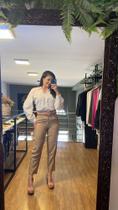 Calça bege alfaiataria tam M Maycloset Calça bege alfaiataria tam M Maycloset