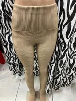 Calça canelada 3 D
