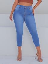 Calça Capri Jeans Curta Cintura alta modela bumbum elastano/lycra com botão jeans