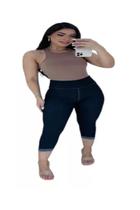 Calça Capri Malha Diagonal Jeans Com Barra Dobrada E Bolsos