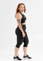 Calça Capri Plus Size Lisa básica de Suplex Calça Capri Plus Size Lisa básica de Suplex