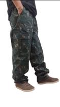 calça cargo camuflada verde plus size