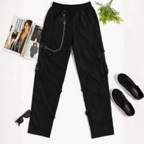 Calça Cargo Feminina sem Punho com Fivelas e Fitas Acompanha Corrente Cor:PretaTamanho:M Calça Cargo Feminina sem Punho com Fivelas e Fitas Acompanha Corrente Cor:PretaTamanho:M