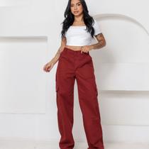 Calça Cargo Jeans Feminina Wide Leg Versátil e Moderna Calça Cargo Jeans Feminina Wide Leg Versátil e Moderna