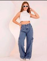 Calça cargo juvenil com ajuste na cintura na cor Preta e na cor Jens .