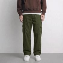 Calça Cargo Masculina Sarja Larga Streetwear Militar Tatico com Bolsos Laterais Calça Cargo Masculina Sarja Larga Streetwear Militar Tatico com Bolsos Laterais