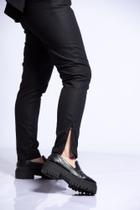 Calça Chicago linho e algodão 43% linho e 57% algodão Calça Chicago linho e algodão 43% linho e 57% algodão