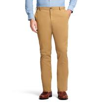 Calça chino IZOD Saltwater Stretch Flat-Front para homens e conhaque