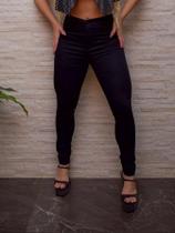 Calça classica jeans preta tradicional com laycra estilo blogueira