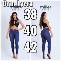 Calça com lycra