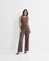 Calça em alfaiataria com ilhós e tiras reguláveis Lino