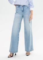 Calça em jeans feminino wide leg azul claro