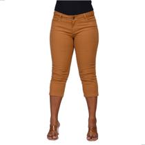 Calça Feminina Capri de Sarja Cintura Média Confortável e Estilosa Calça Feminina Capri de Sarja Cintura Média Confortável e Estilosa