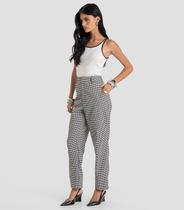 Calça Feminina Cenoura em Xadrez Dueto Dianna Preto Calça Feminina Cenoura em Xadrez Dueto Dianna Preto