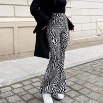 Calça Feminina Cintura Alta, Perna Larga, Estampa Zebra Y2K - Verão 2024 Calça Feminina Cintura Alta, Perna Larga, Estampa Zebra Y2K - Verão 2024