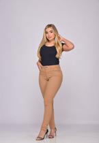 Calça feminina em Sarja com elastano caqui Calça feminina em Sarja com elastano caqui