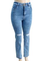 Calça feminina jeans perna reta com puido rasgado delave