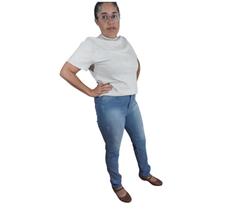 Calça Feminina Jeans Skinny Cintura Alta Azul Clara - Levanta Bumbum e Define suas Curvas Azul claro 44 Calça Feminina Jeans Skinny Cintura Alta Azul Clara - Levanta Bumbum e Define suas Curvas Azul claro 44