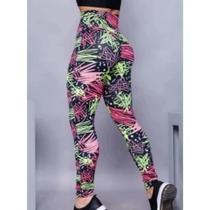 Calça Feminina Legging Fitness Estampada vem variada na cor.
