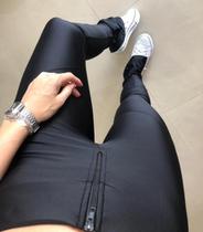 Calça Feminina Modelo Prada Flanelada Com Zíper e Com Bolsos Calça Feminina Modelo Prada Flanelada Com Zíper e Com Bolsos