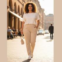 Calça Feminina Plus Size Moletinho com Bolsos Frontais Cereja Rosa Calça Feminina Plus Size Moletinho com Bolsos Frontais Cereja Rosa