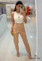 Calça feminina slim com sobreposição fixa Nude Tam M Calça feminina slim com sobreposição fixa Nude Tam M