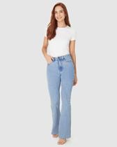 Calça Feminina Small Flare Fenda Lateral Barra Desfiada Em Jeans Stretch
