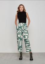 Calça Feminina Texturizada com Pregas Calça Feminina Texturizada com Pregas