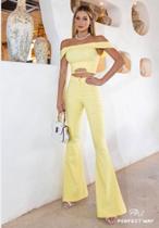 Calça flare Feminina Adulta Cor amarela claro. Tecido jeans com elastano. Tamanho P Calça flare Feminina Adulta Cor amarela claro. Tecido jeans com elastano. Tamanho P