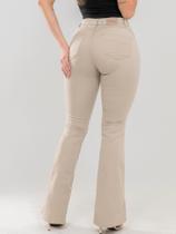 Calça Flare Feminina jeans nas cores bege/caqui super confortável , que se ajusta no corpo
