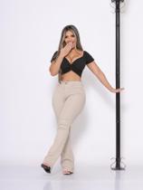 Calça Flare Feminina jeans nas cores bege/caqui super confortável que se ajusta no corpo