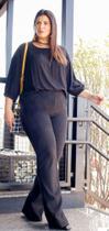 calça flare suede plus size