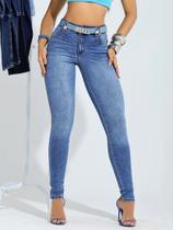 Calça Hot Pants com Cinto Personalizado PitBull Jeans 90856 COR:AZUL CLAROTAMANHO:40 Calça Hot Pants com Cinto Personalizado PitBull Jeans 90856 COR:AZUL CLAROTAMANHO:40