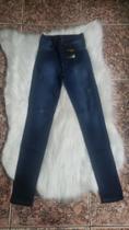 Calça jeans azul de lycra Calça jeans azul de lycra