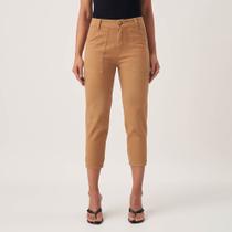 Calça Jeans Color Capri Bolso Utilitário Caqui Chique