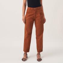 Calça Jeans Color Mom Cintura Alta e Pregas Marrom Terroso Calça Jeans Color Mom Cintura Alta e Pregas Marrom Terroso